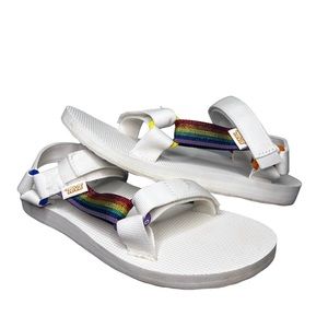 Teva Women’s Size 7 Rainbow Hiking Sandals